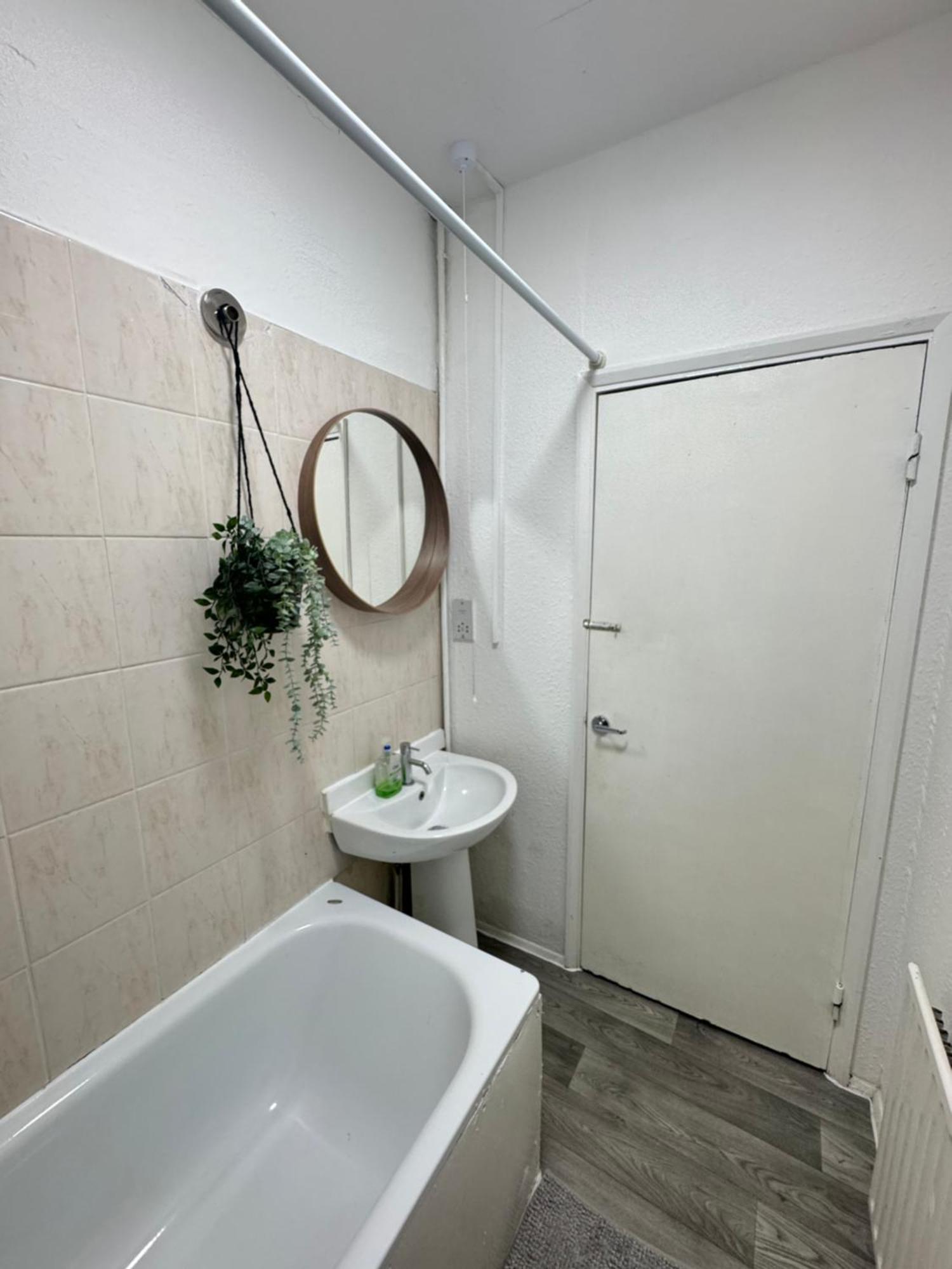 2 Bed Apt Sofa Bed Up To 6 Лондон Экстерьер фото