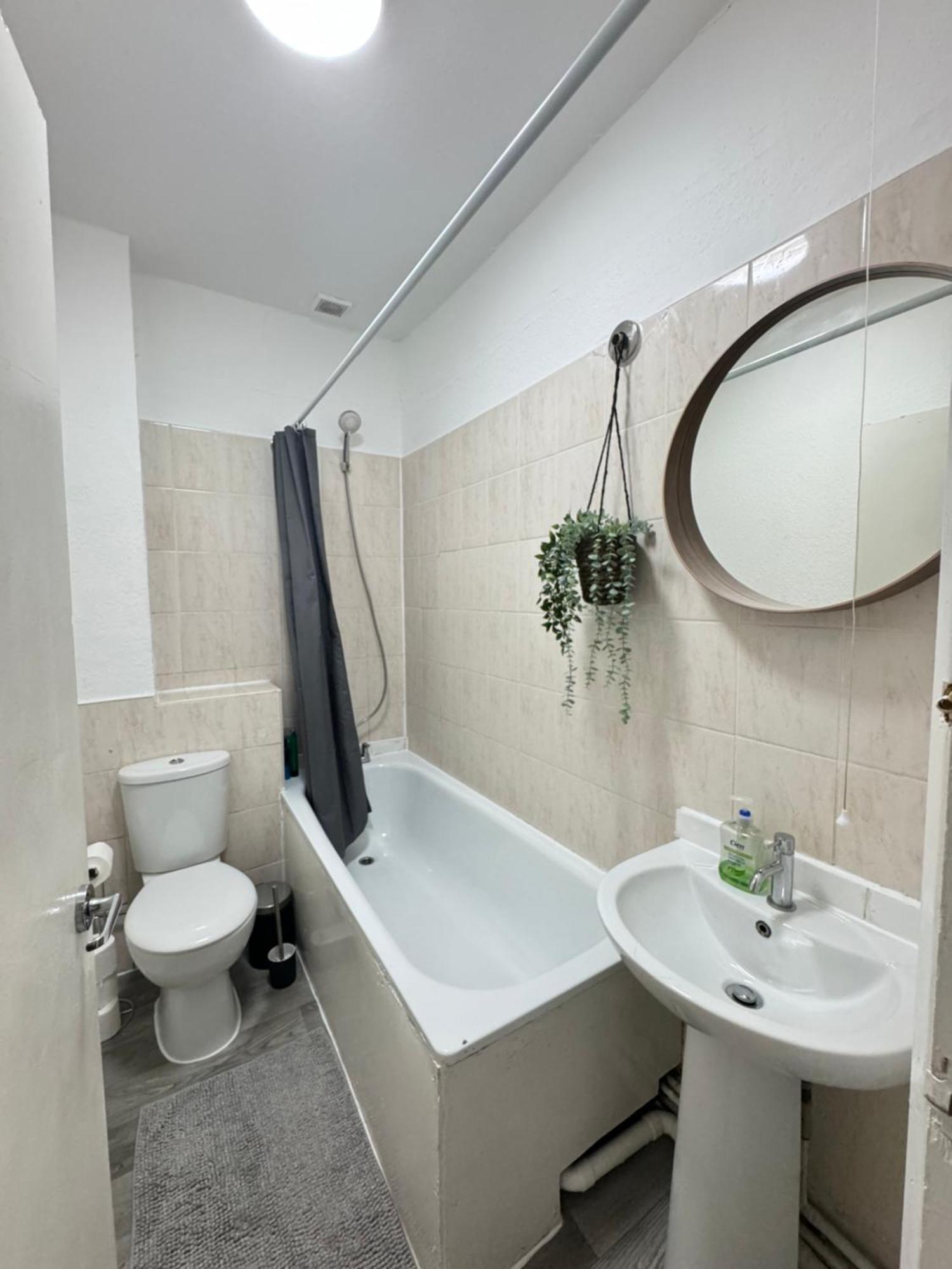 2 Bed Apt Sofa Bed Up To 6 Лондон Экстерьер фото