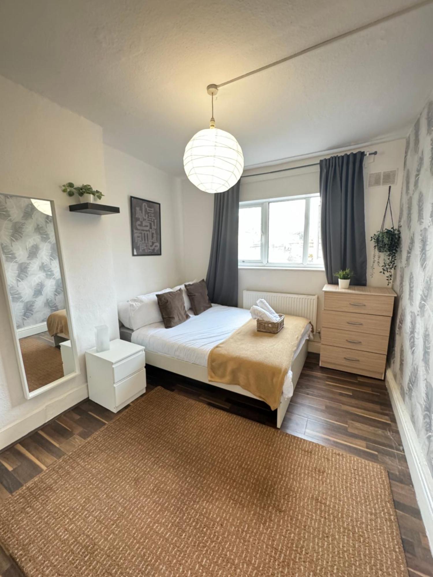 2 Bed Apt Sofa Bed Up To 6 Лондон Экстерьер фото