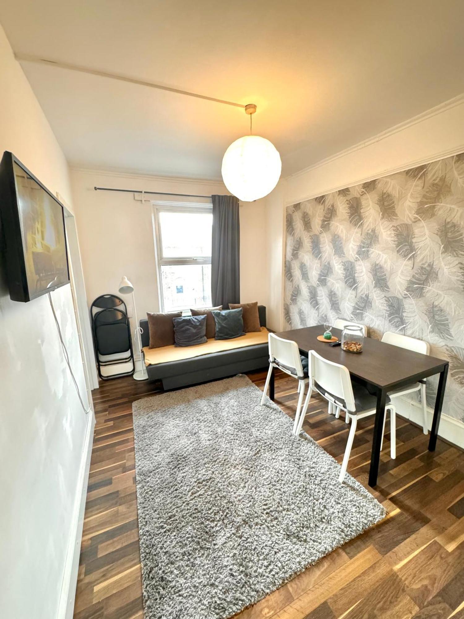 2 Bed Apt Sofa Bed Up To 6 Лондон Экстерьер фото