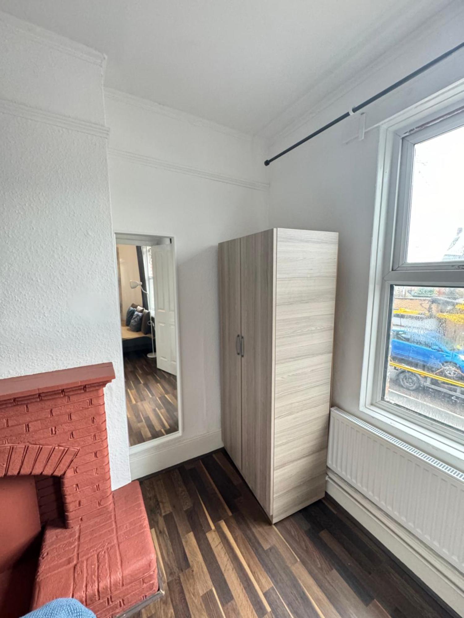 2 Bed Apt Sofa Bed Up To 6 Лондон Экстерьер фото